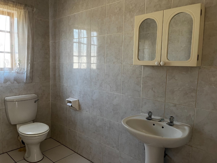 To Let 2 Bedroom Property for Rent in Melodie North West